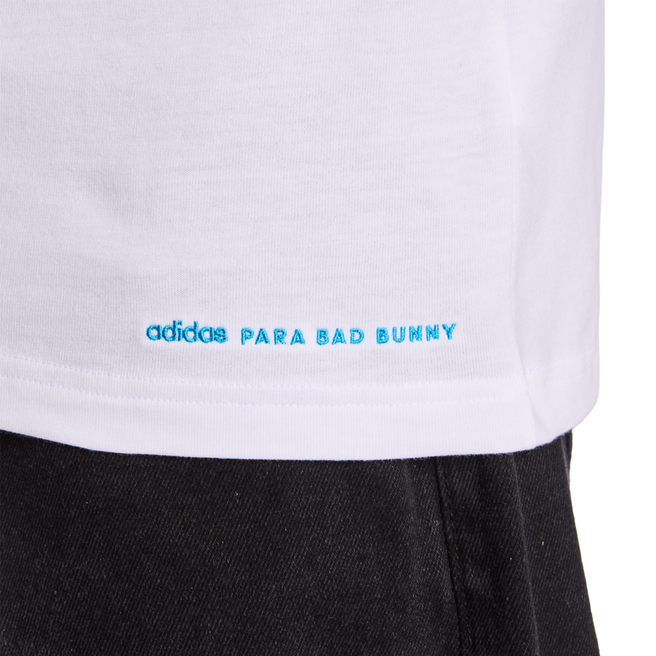 adidas Bad Bunny Madrid Bild 6 von 6. Antippen, um die Fotogalerie zu öffnen.