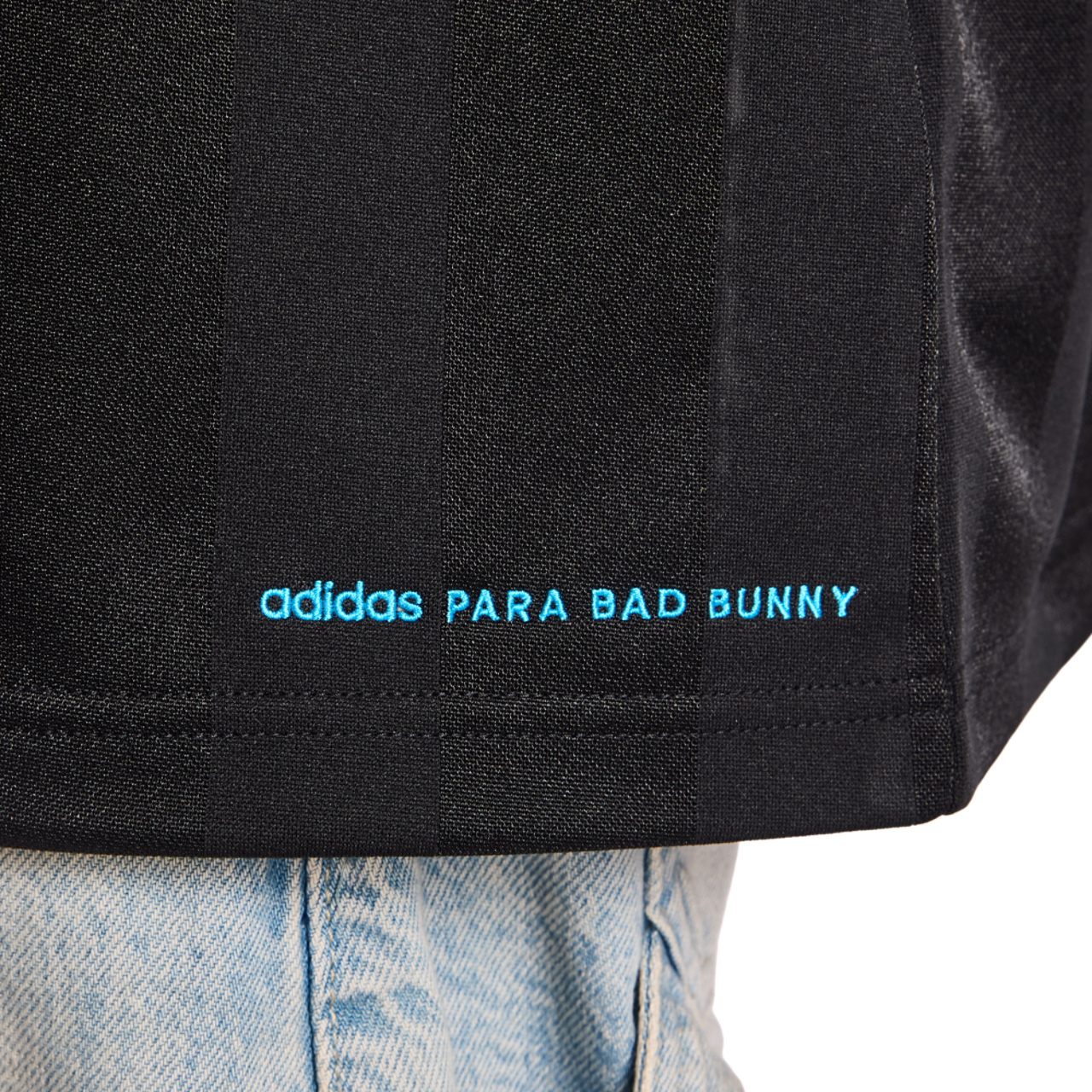 adidas Bad Bunny Madrid Imagen 6 de 7. Toque para abrir la galería de fotos.