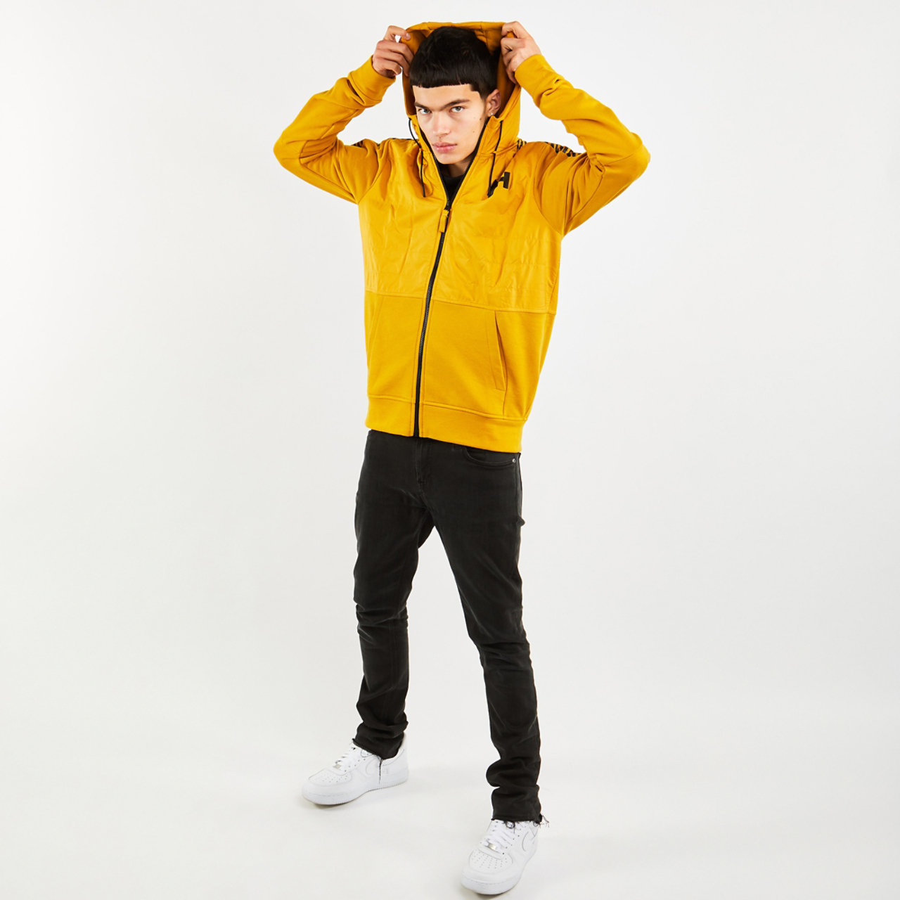 Helly Hansen Stripe Hybrid Afbeelding 2 van 4. Tik om de fotogalerij te openen..