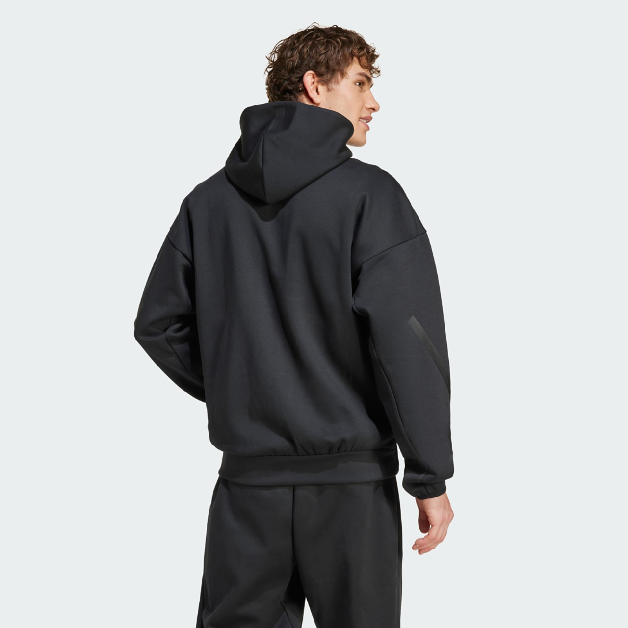 adidas Z.N.E. Full-zip Hooded Track Bild 3 von 5. Antippen, um die Fotogalerie zu öffnen.