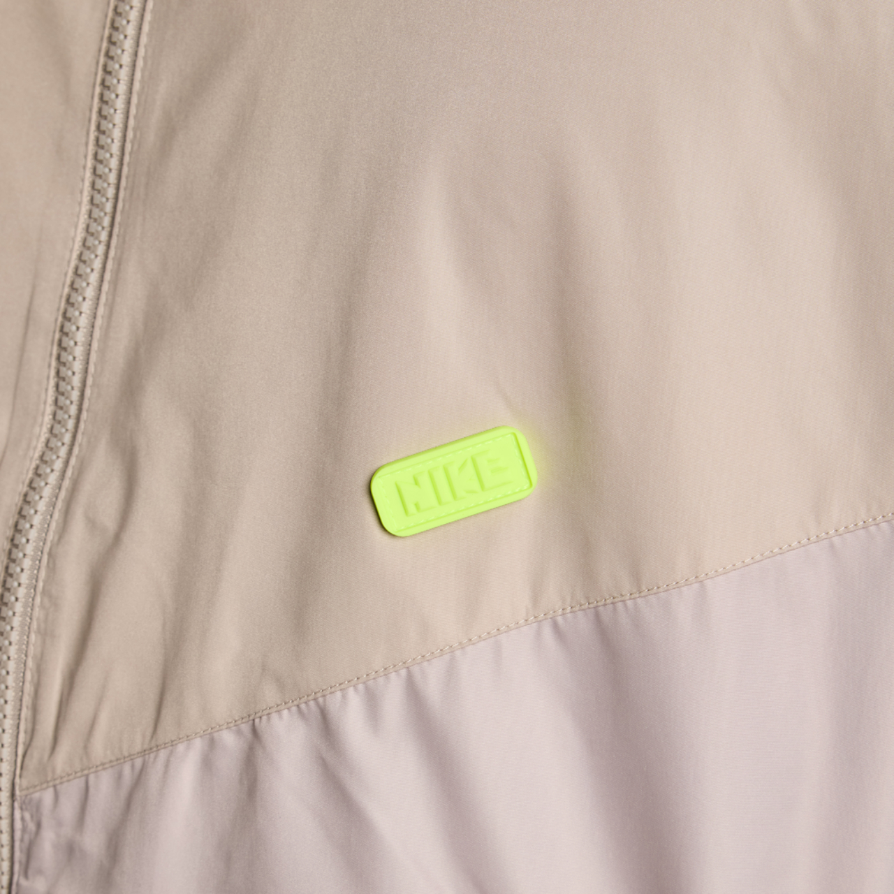 Nike Windrunner Afbeelding 6 van 8. Tik om de fotogalerij te openen..