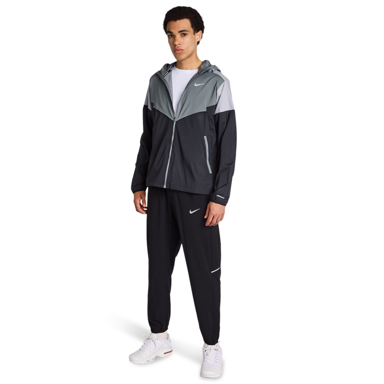 Nike Windrunner Afbeelding 2 van 6. Tik om de fotogalerij te openen..