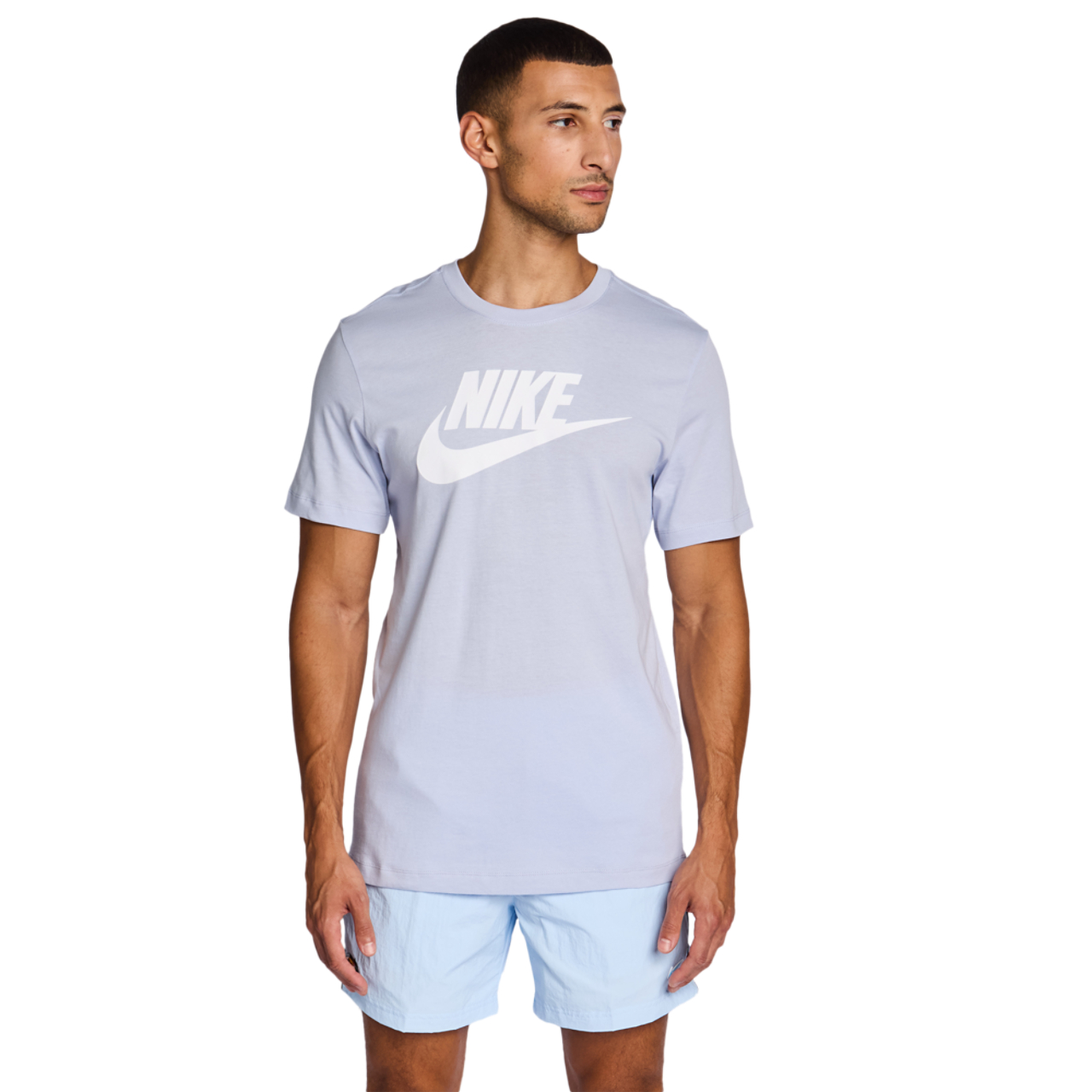 Nike Futura Bild 1 von 5. Antippen, um die Fotogalerie zu öffnen.