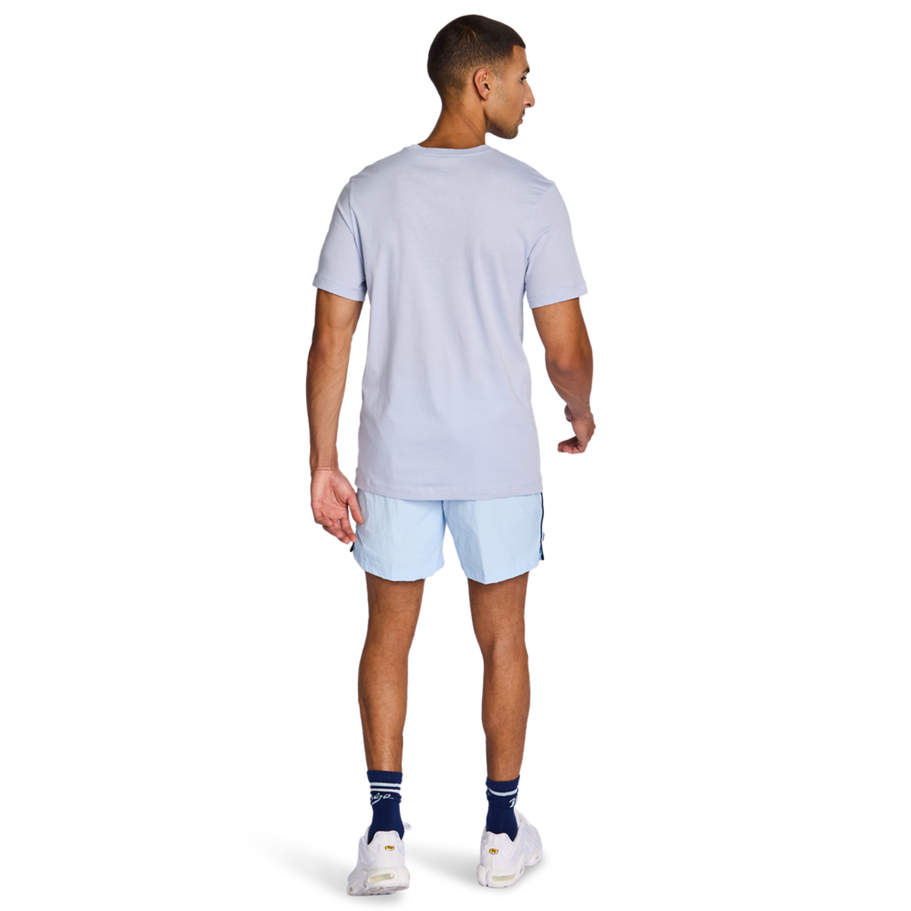 Nike Futura Bild 3 von 5. Antippen, um die Fotogalerie zu öffnen.
