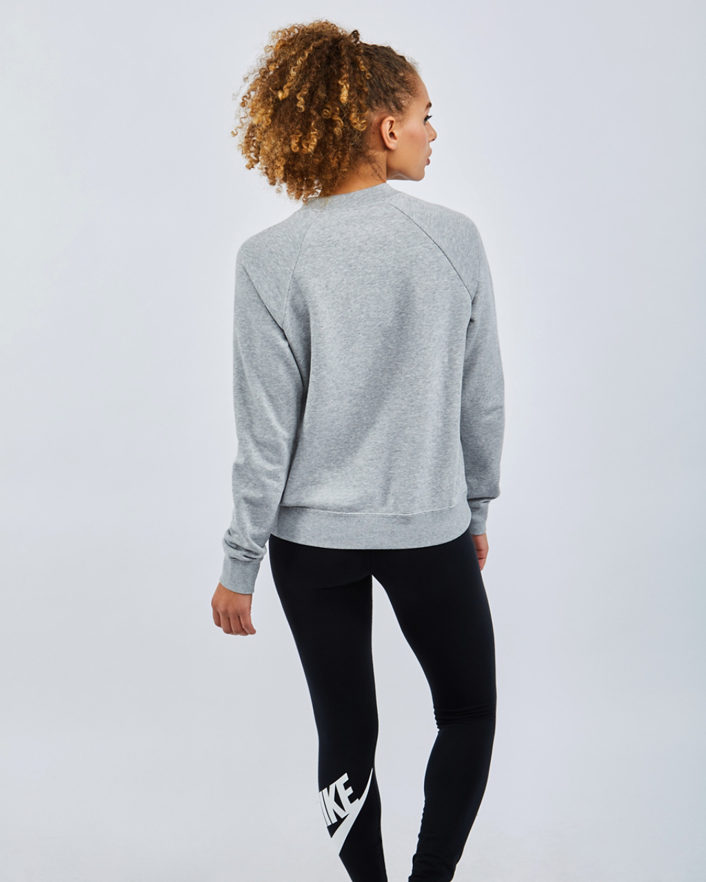 Nike Sportswear Essentials Afbeelding 3 van 4. Tik om de fotogalerij te openen..