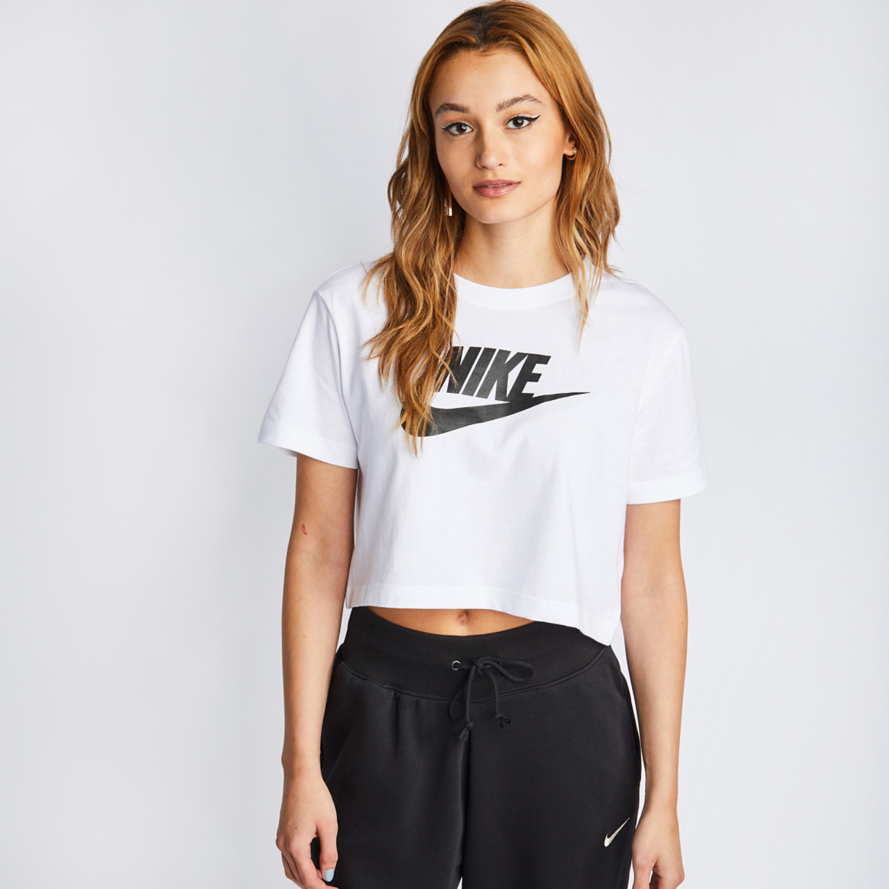 Nike Futura Imagen 1 de 4. Toque para abrir la galería de fotos.