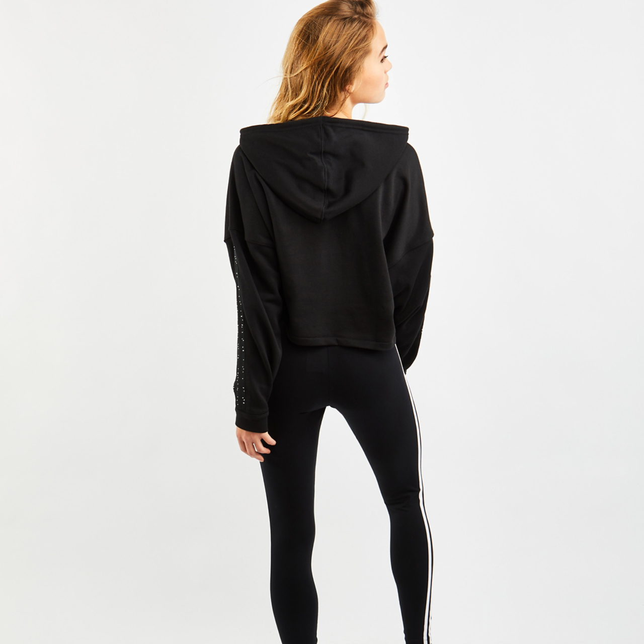 adidas Fakten Diamond Crop Over The Head Afbeelding 3 van 4. Tik om de fotogalerij te openen..