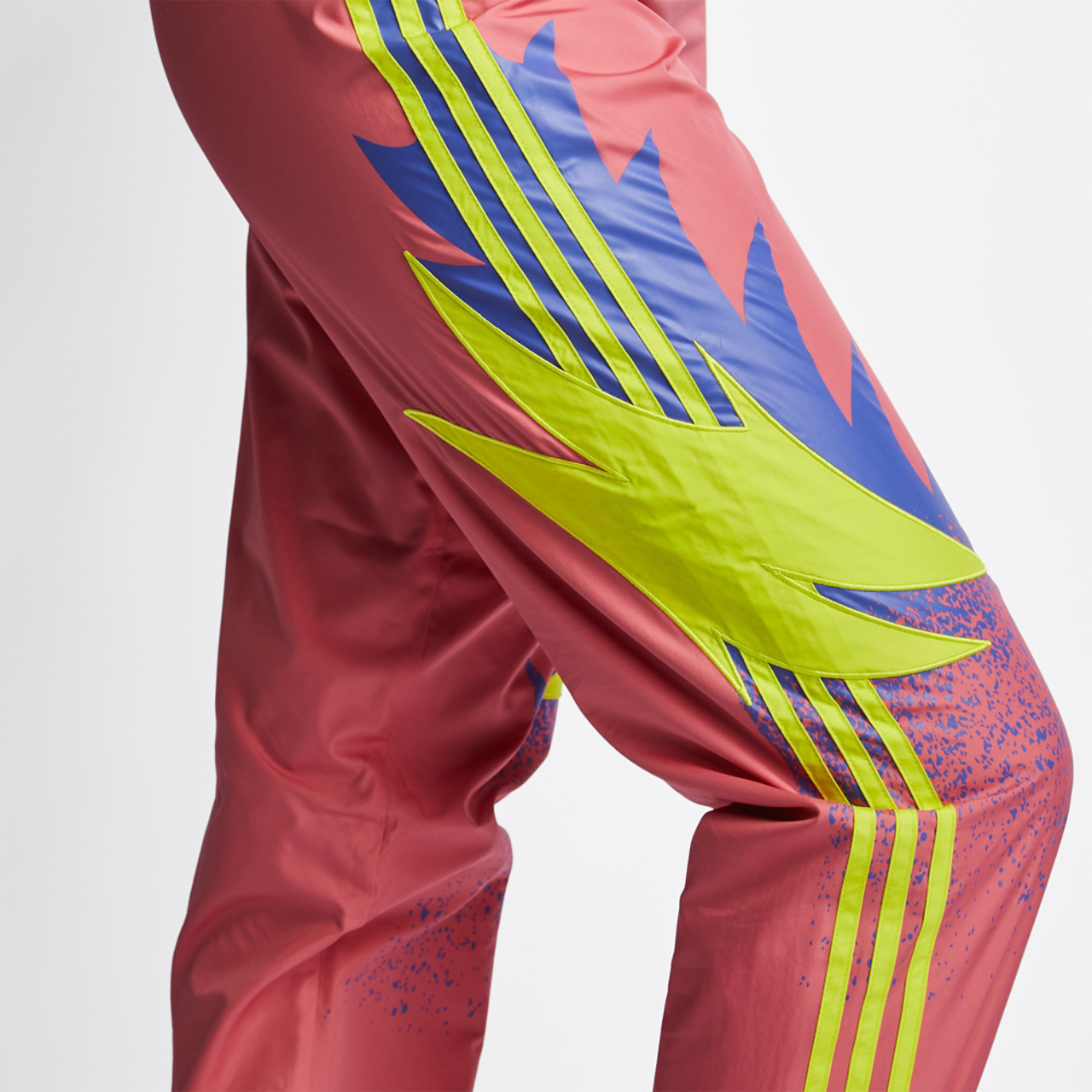 adidas Fakten Image 5 of 5. Tap to open photo gallery.