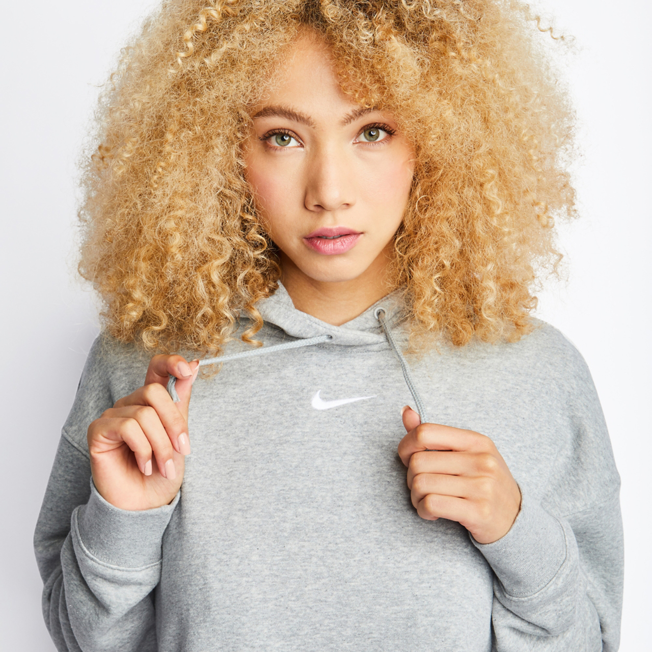 Nike Essentials Over The Head Imagen 4 de 4. Toque para abrir la galería de fotos.