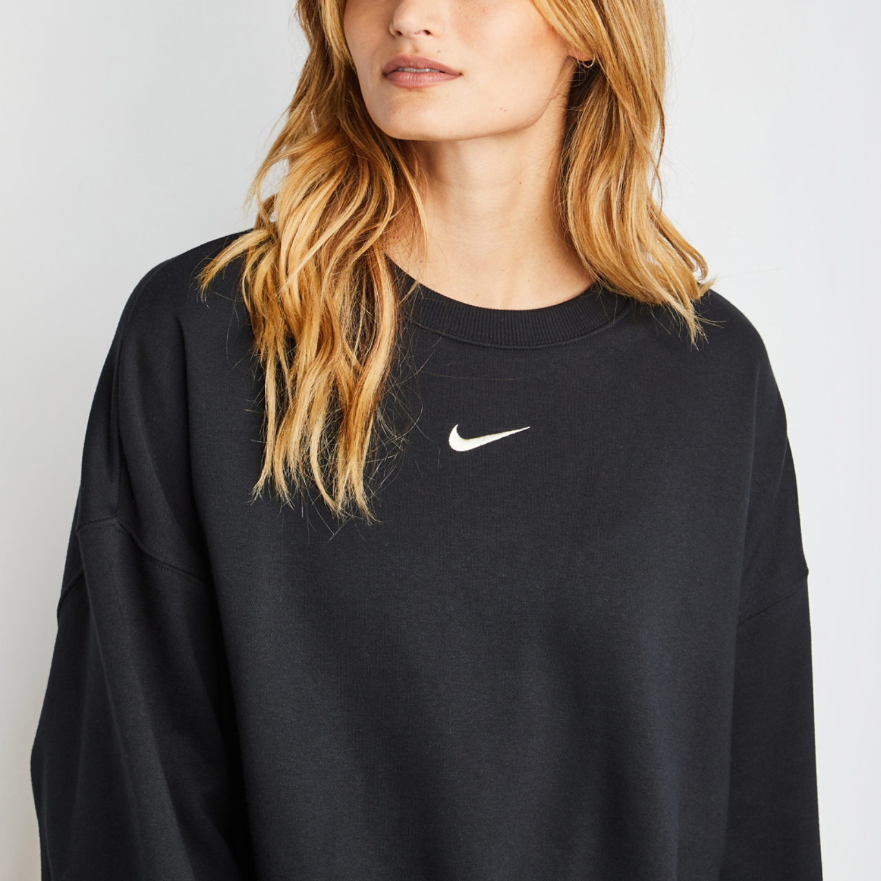 Nike Phoenix Image 4 of 4. Tap to open photo gallery.