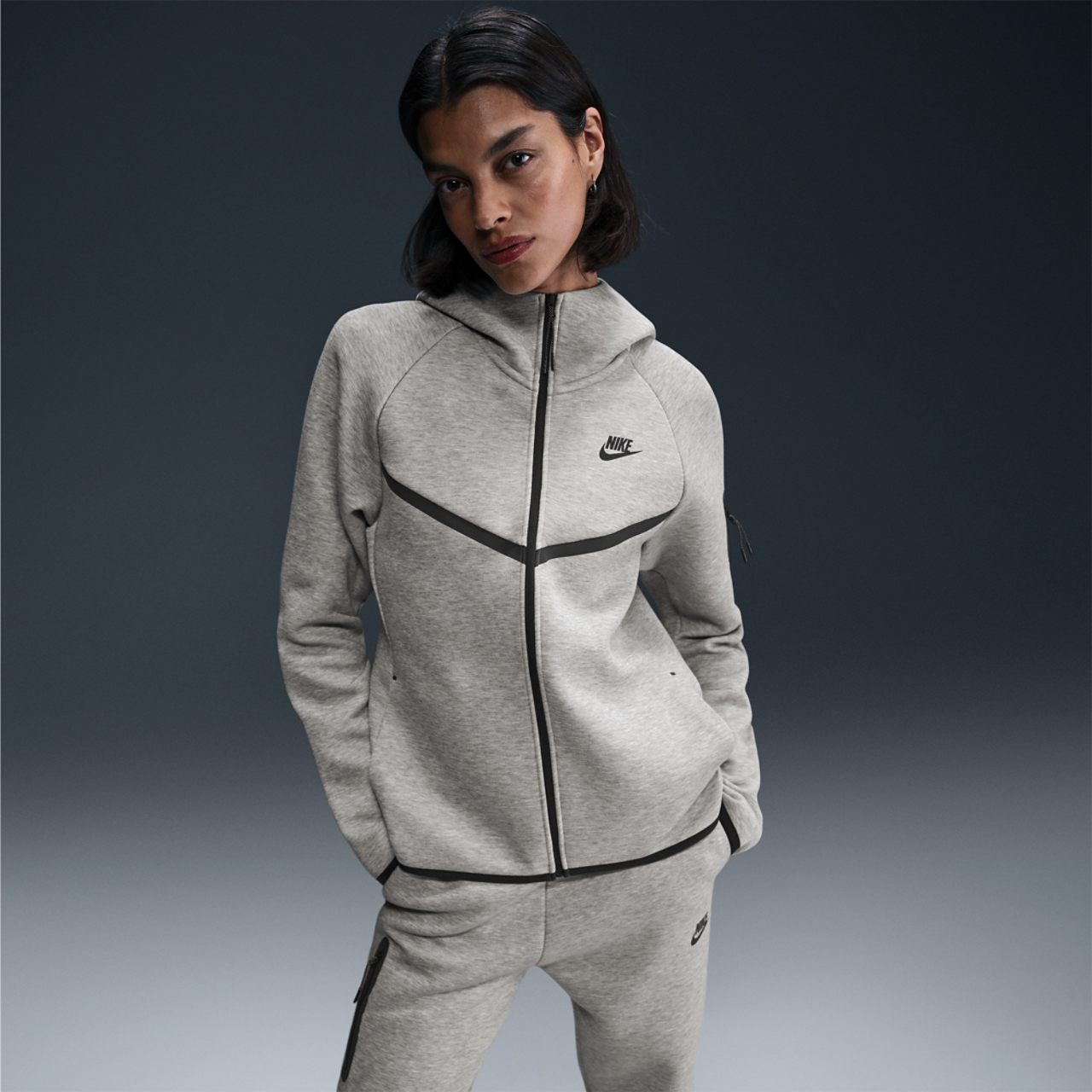 Nike Tech Fleece Image 3 of 5. Tap to open photo gallery.