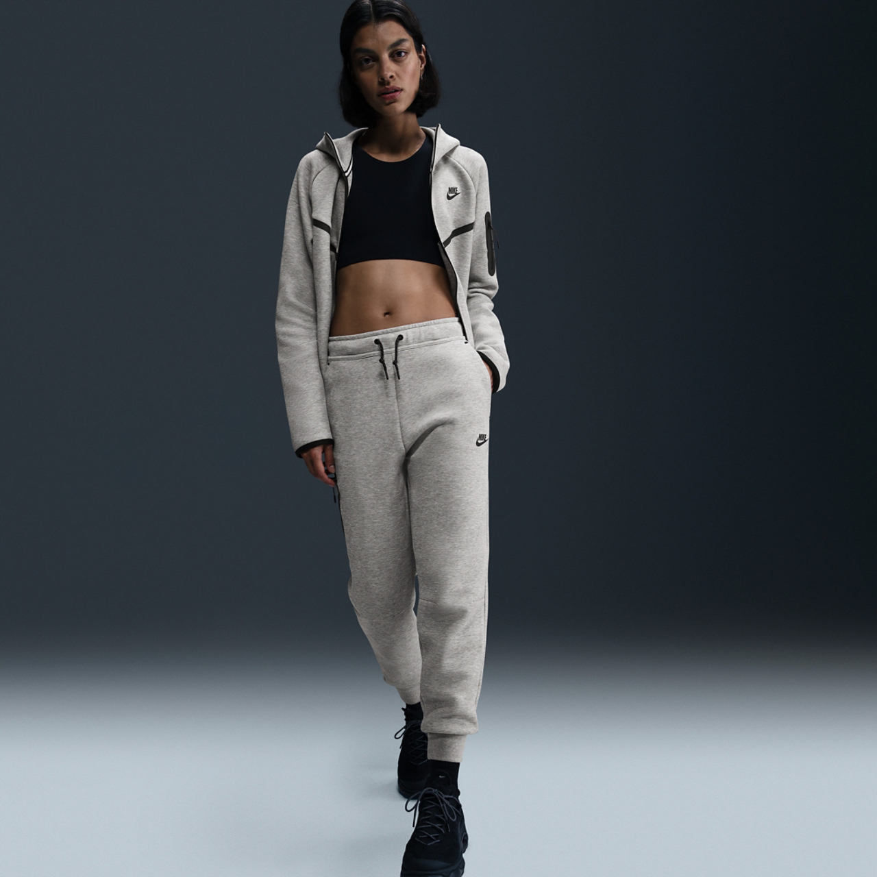 Nike Tech Fleece Immagine 3 di 5. Tocca per aprire la galleria fotografica.