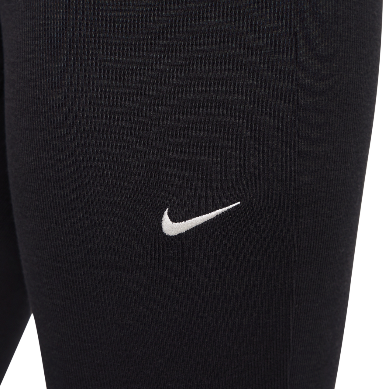 Nike Chill Knit Image 3 of 5. Tap to open photo gallery.