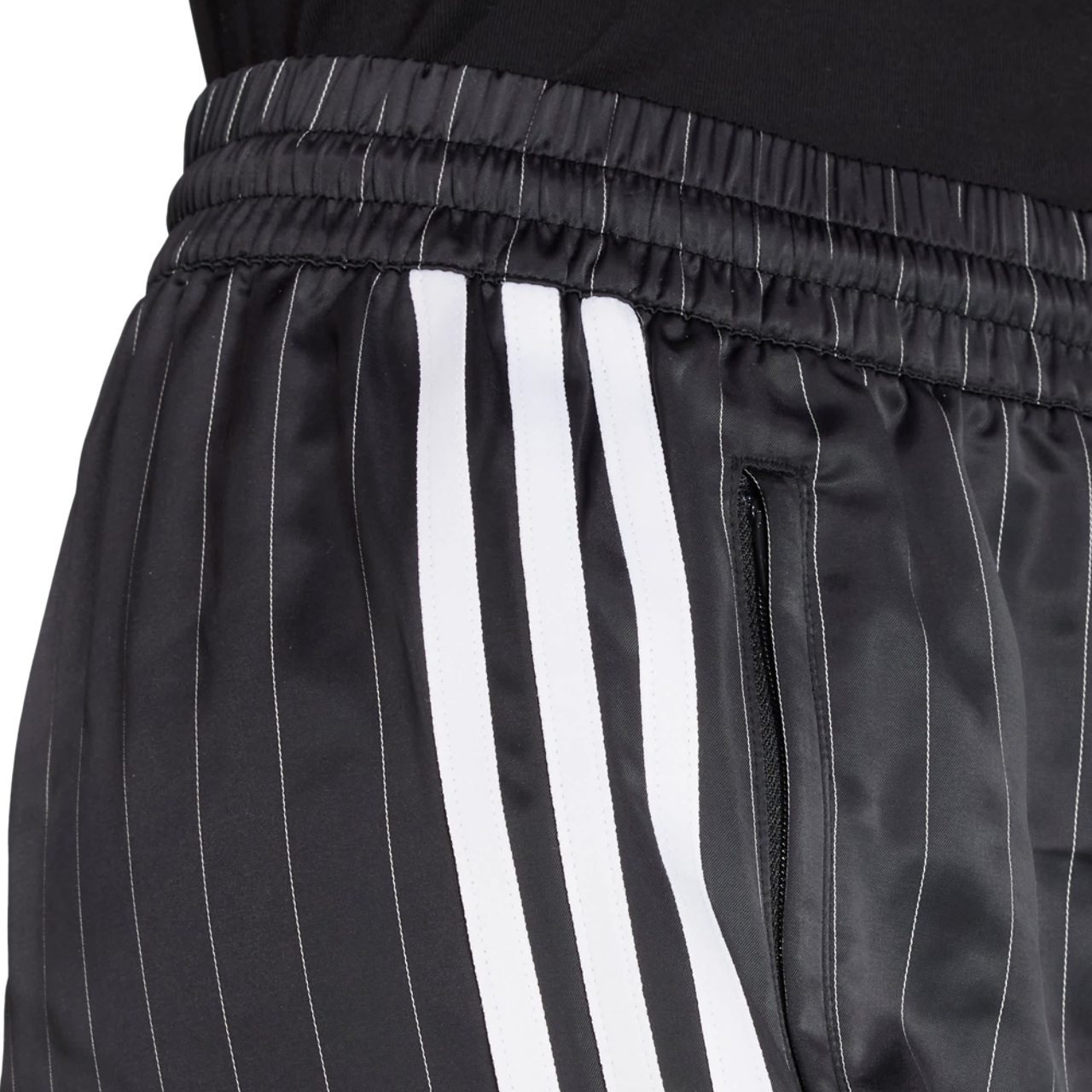 adidas Adicolor Essentials Shorts Afbeelding 4 van 4. Tik om de fotogalerij te openen..