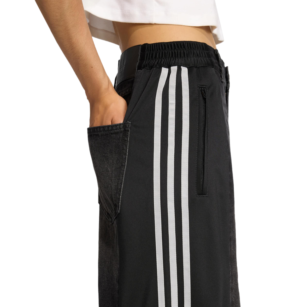 adidas Originals Athletic Dept Denim Firebird Joggers Imagen 4 de 4. Toque para abrir la galería de fotos.