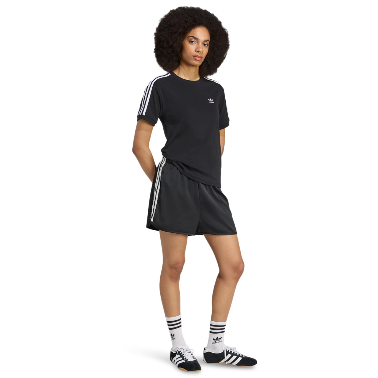 adidas Originals Satin Shorts Imagen 2 de 4. Toque para abrir la galería de fotos.