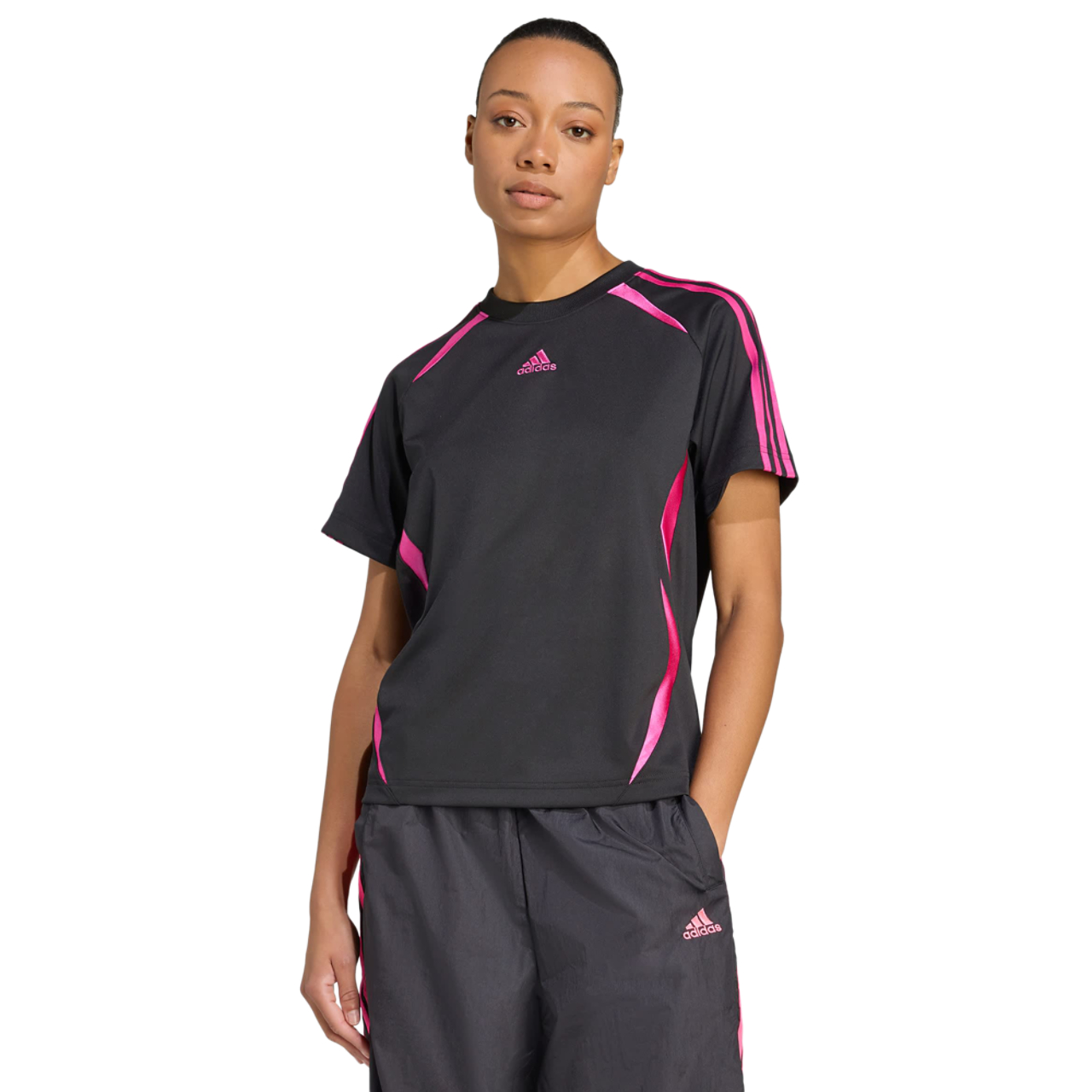 adidas Adicolor Teamgeist Loose T-shirt Image 1 sur 4. Appuyez pour ouvrir la galerie de photos.