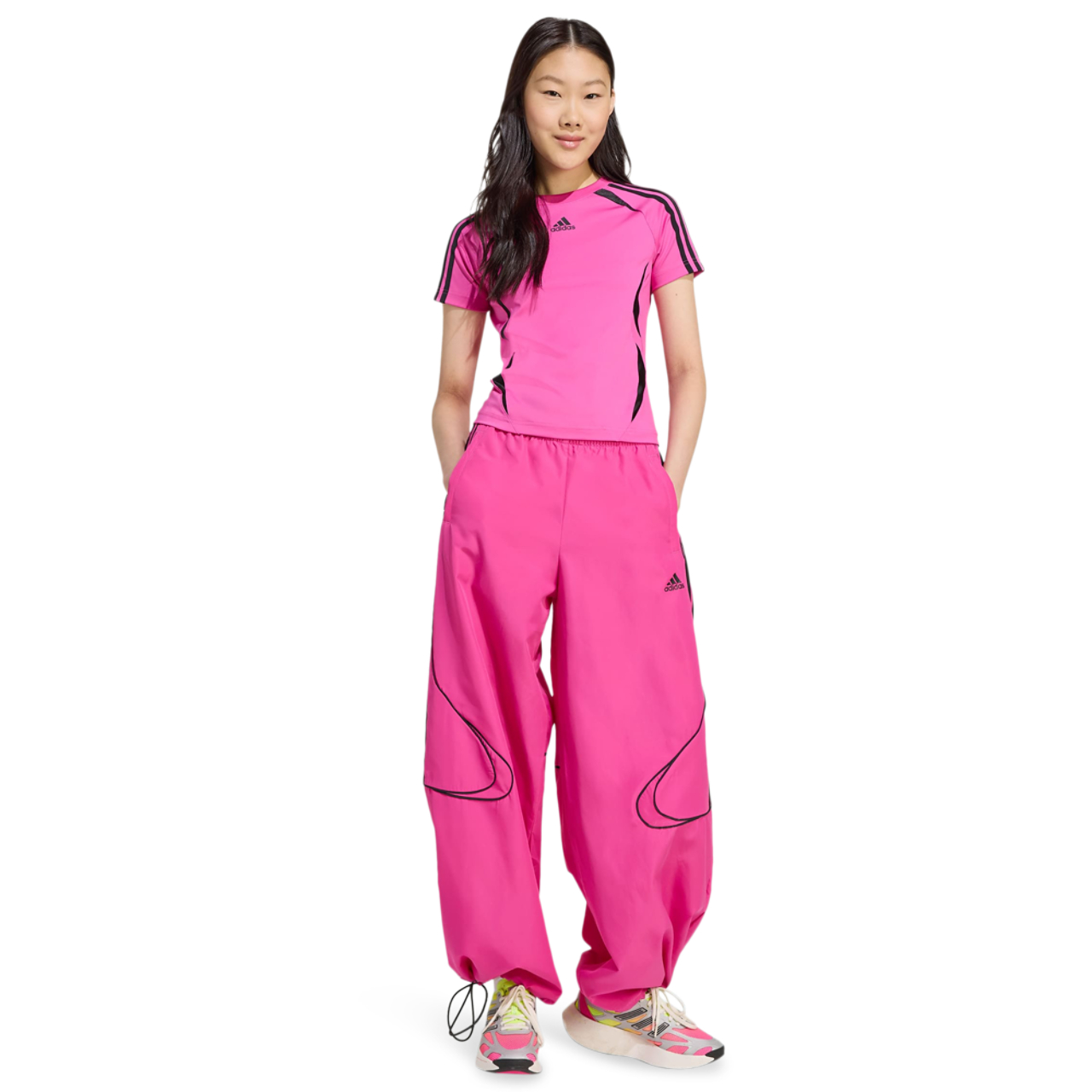 adidas Teamgeist Adicolor Oversized Track Pant Afbeelding 2 van 4. Tik om de fotogalerij te openen..