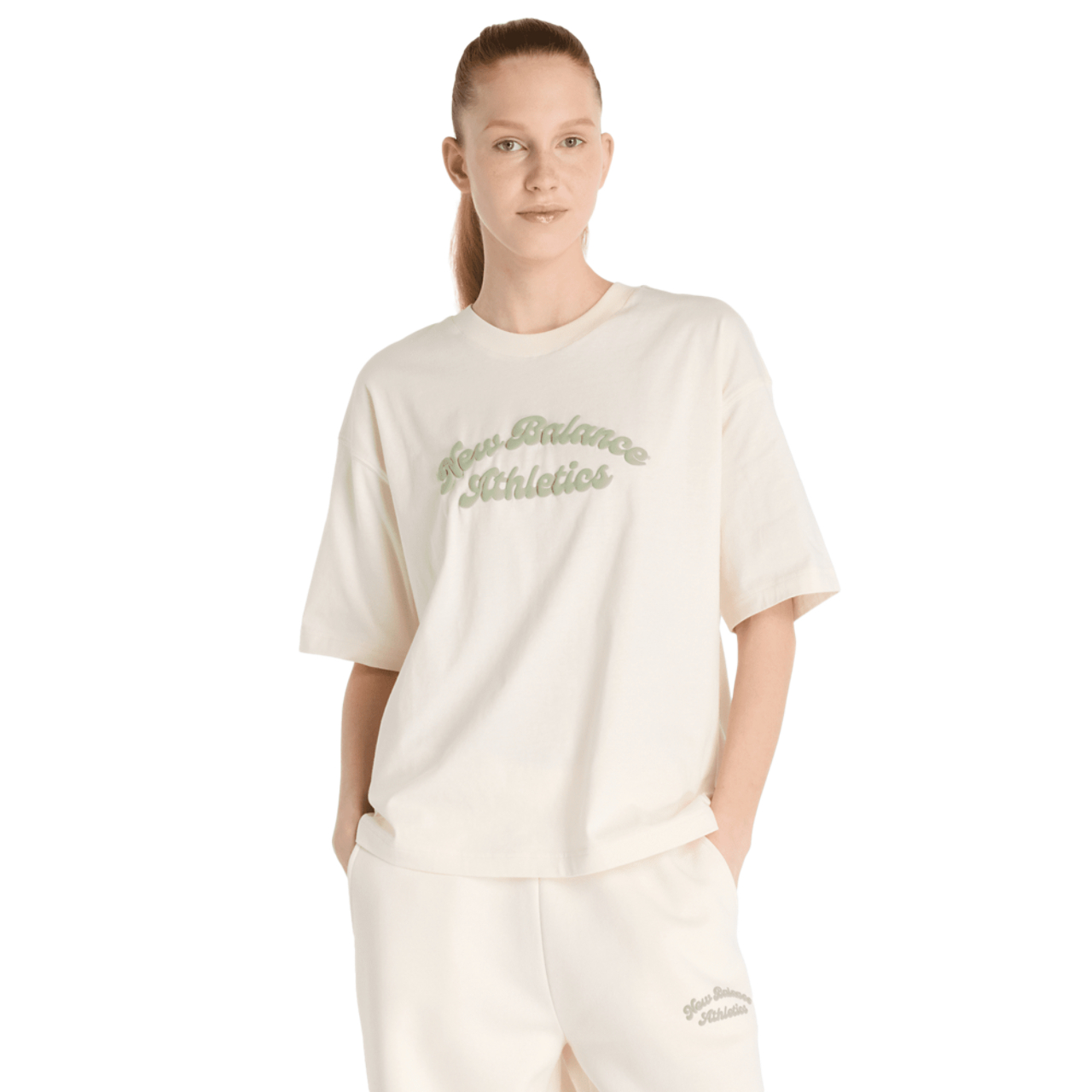 New Balance Linear Heritage Oversized T-shirt Image 1 sur 4. Appuyez pour ouvrir la galerie de photos.