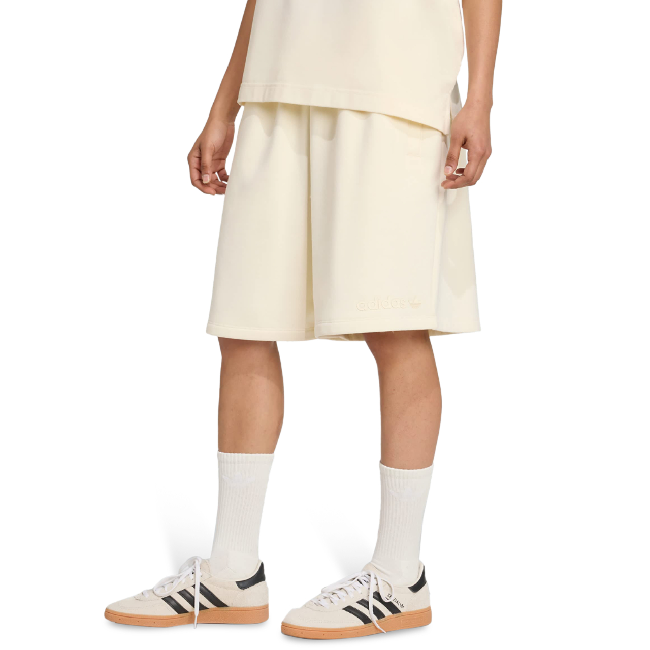 adidas Essentials Linear Shorts Oversized Bild 1 von 4. Antippen, um die Fotogalerie zu öffnen.
