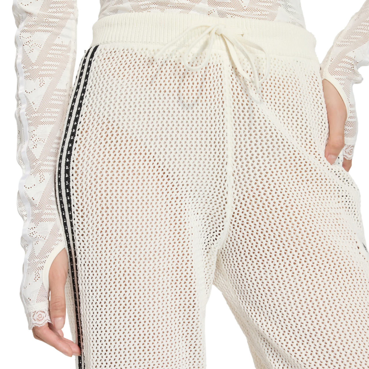 adidas Knitted Crochet Firebird Track Pants Immagine 4 di 5. Tocca per aprire la galleria fotografica.