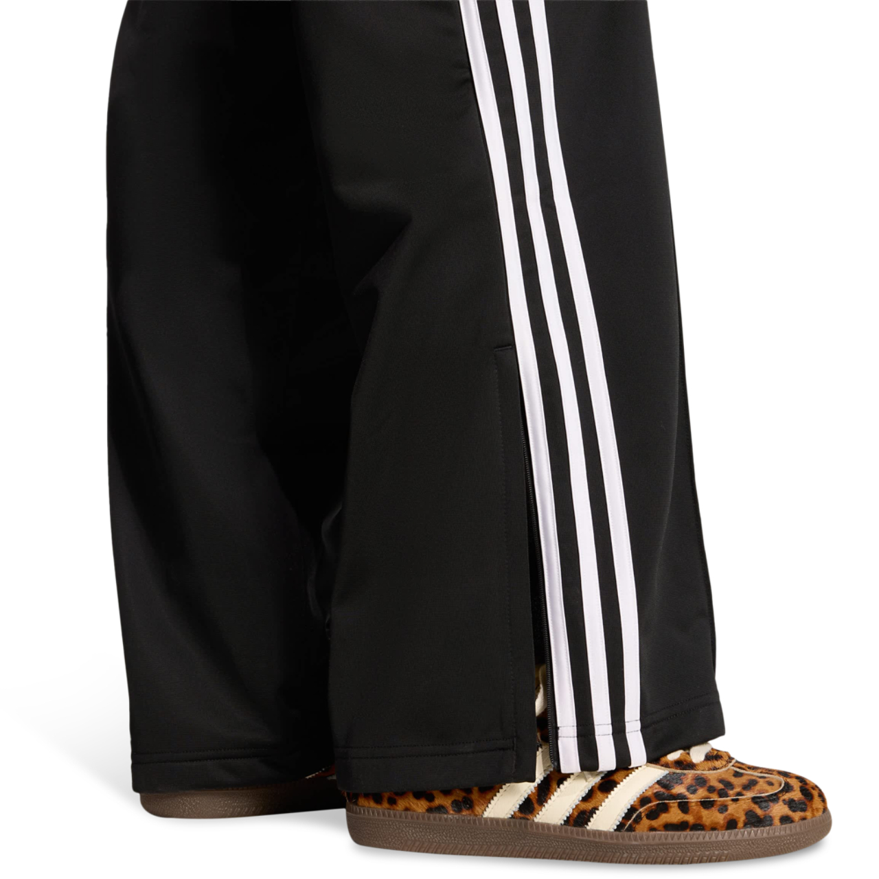 adidas Firebird Loose Track Tracksuit Bottoms Afbeelding 4 van 5. Tik om de fotogalerij te openen..