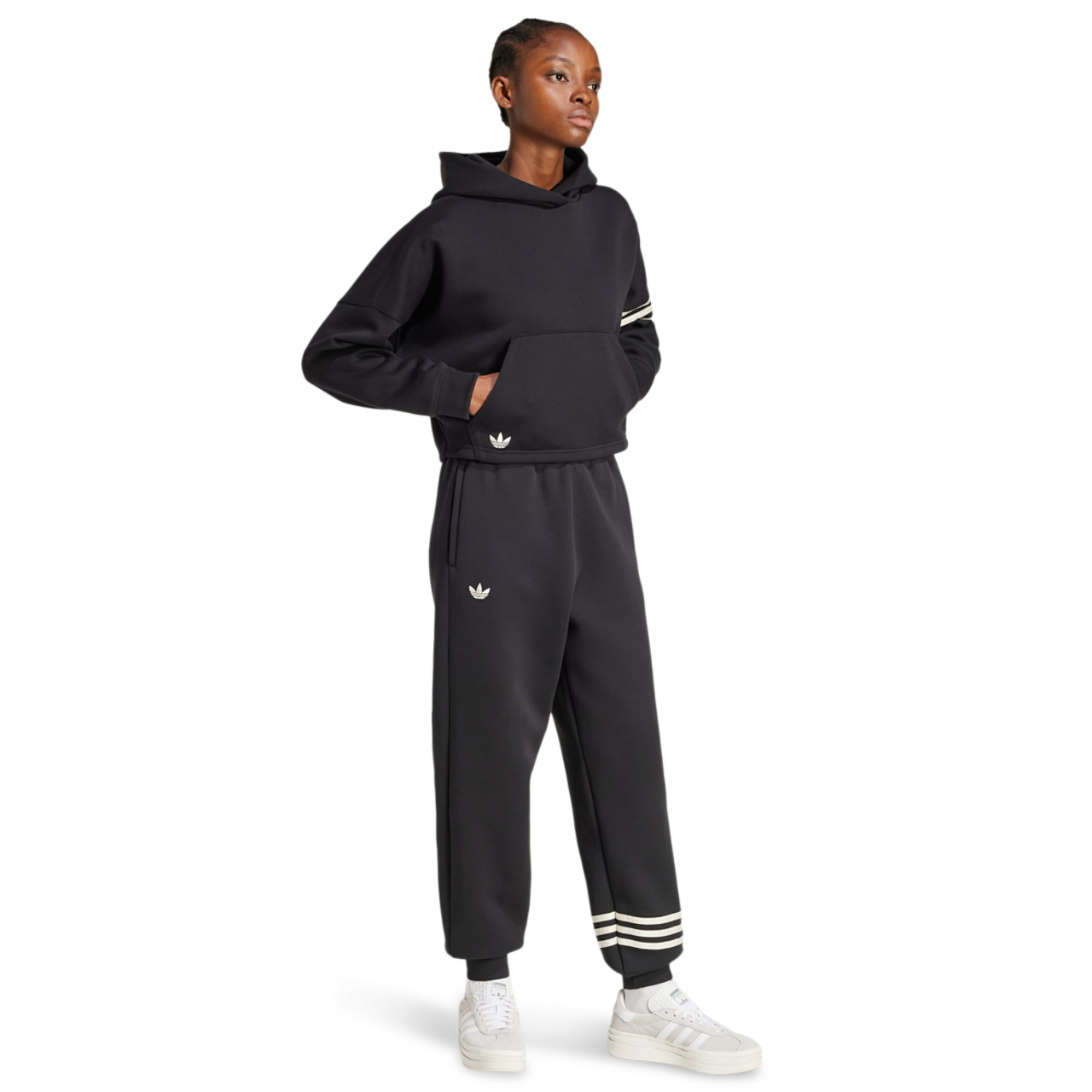 adidas Neuclassics Hoodie Imagen 2 de 5. Toque para abrir la galería de fotos.