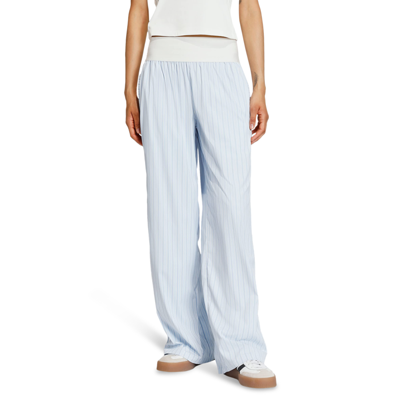 adidas Poplin Trousers Bild 1 von 5. Antippen, um die Fotogalerie zu öffnen.
