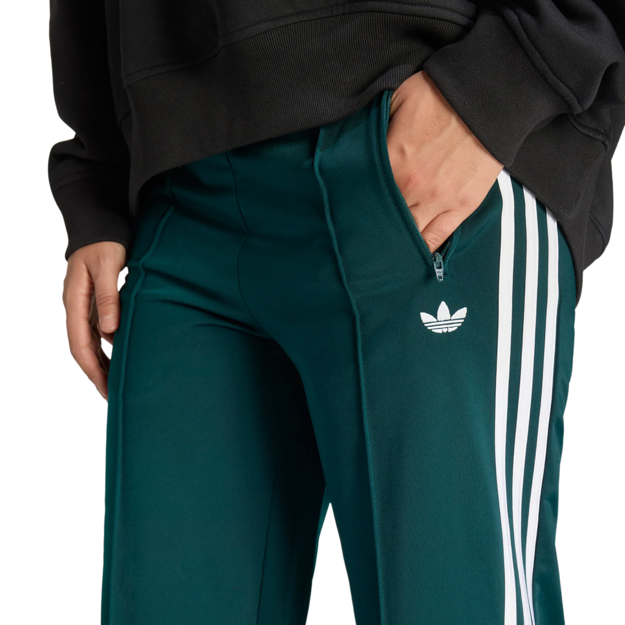 adidas Firebird Loose Track Tracksuit Bottoms Afbeelding 4 van 5. Tik om de fotogalerij te openen..