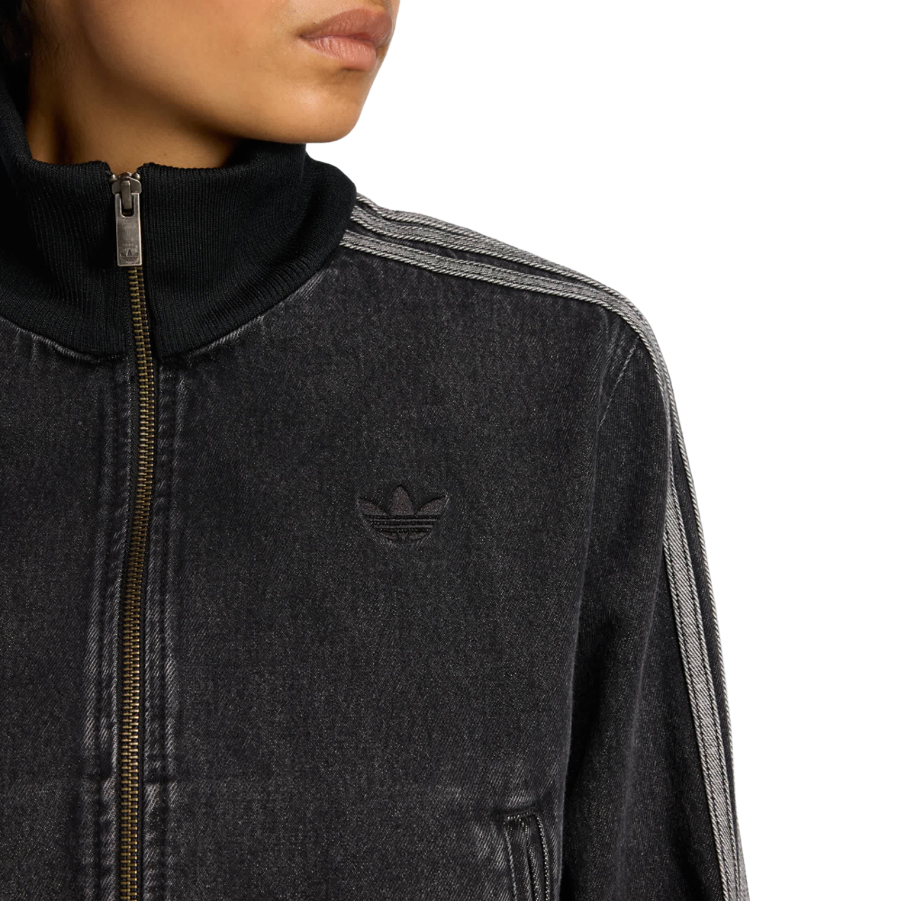 adidas Firebird Track Top Denim Bild 4 von 5. Antippen, um die Fotogalerie zu öffnen.