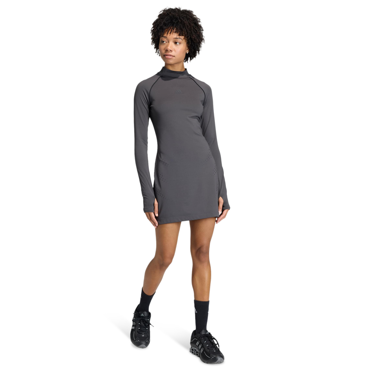 adidas Mini Dress Imagen 1 de 5. Toque para abrir la galería de fotos.