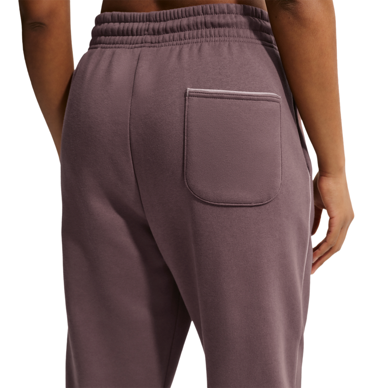 Nike Sportswear Phoenix Fleece Oversize Trousers Image 2 of 5. Tap to open photo gallery.
