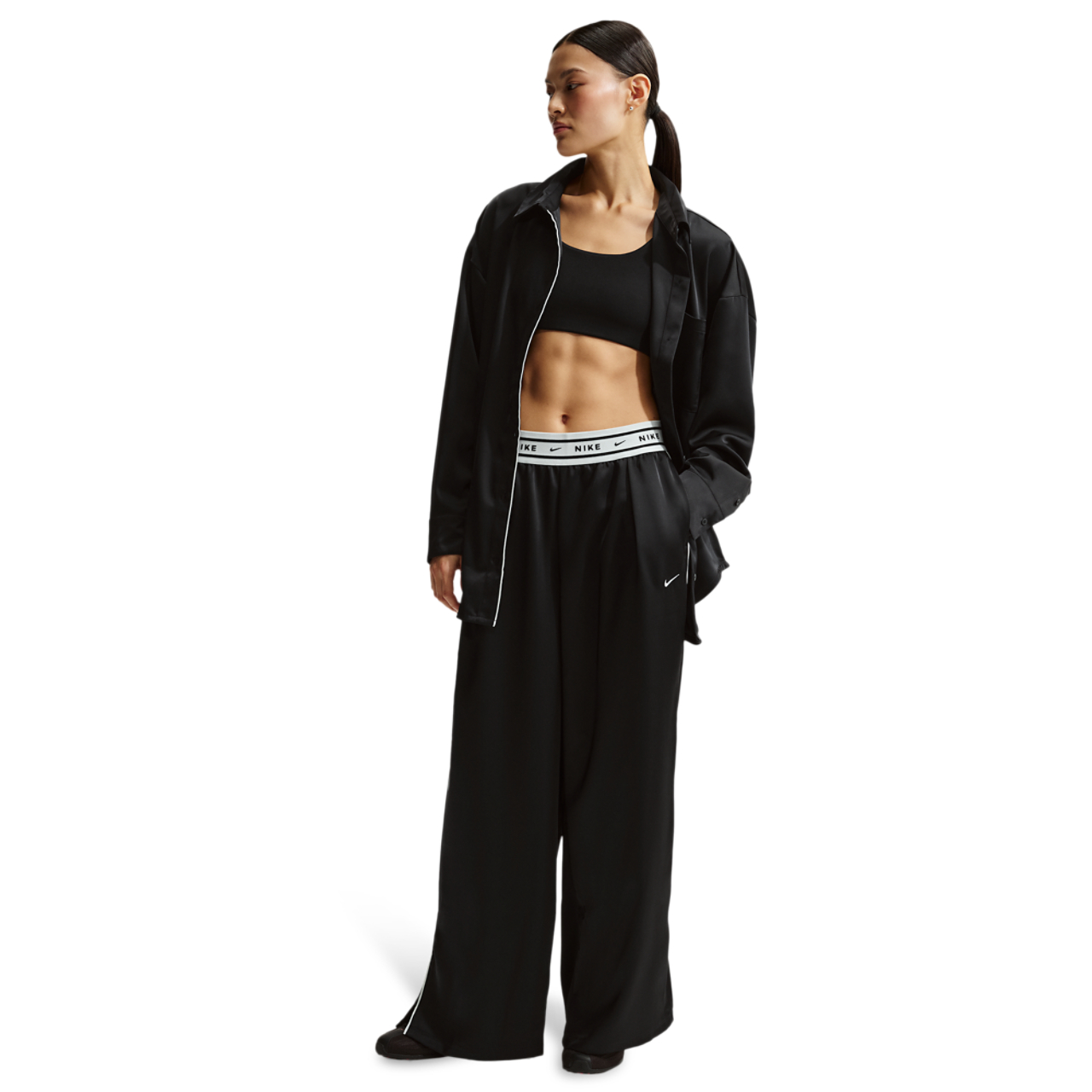 Nike Sportswear Loose Mid-rise Satin Trousers Image 1 sur 5. Appuyez pour ouvrir la galerie de photos.