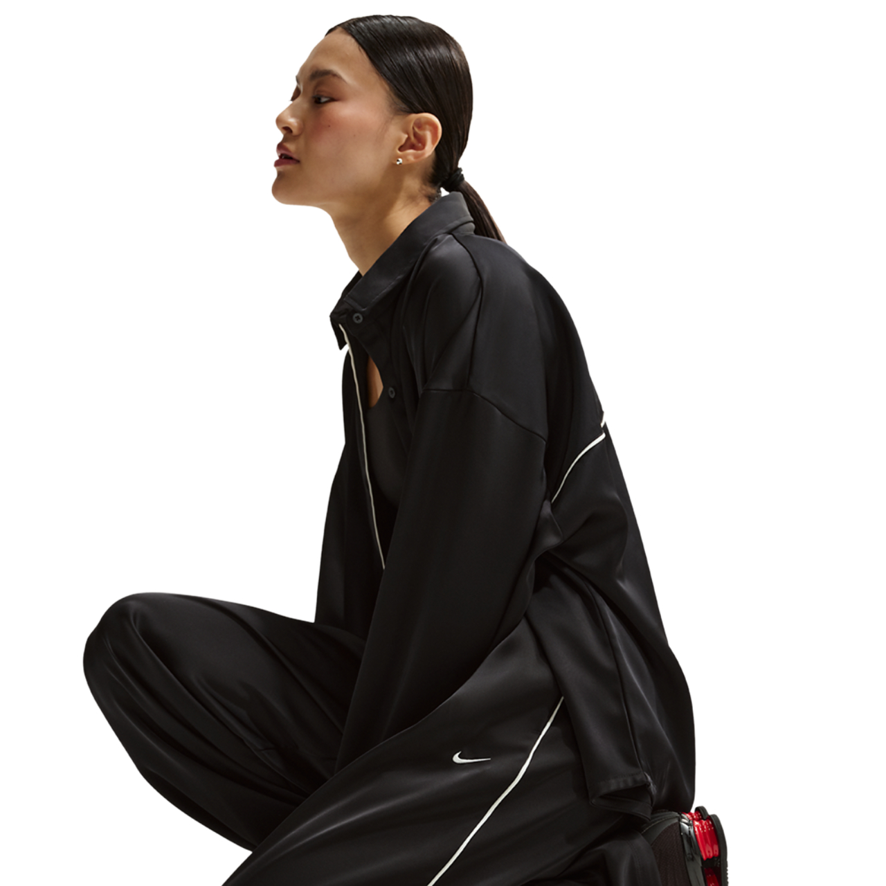 Nike Sportswear Loose Mid-rise Satin Trousers Image 3 sur 5. Appuyez pour ouvrir la galerie de photos.