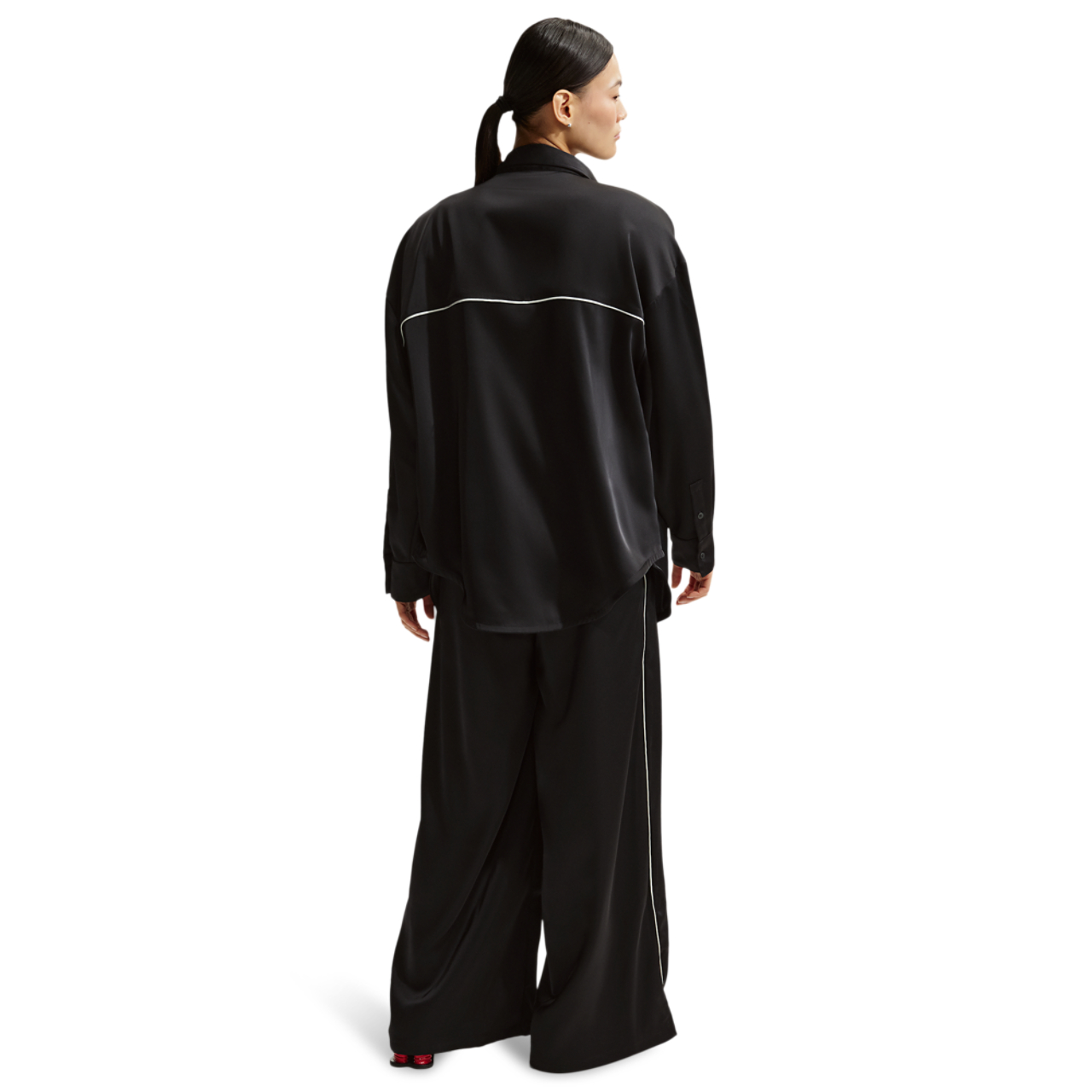 Nike Sportswear Loose Mid-rise Satin Trousers Image 5 sur 5. Appuyez pour ouvrir la galerie de photos.