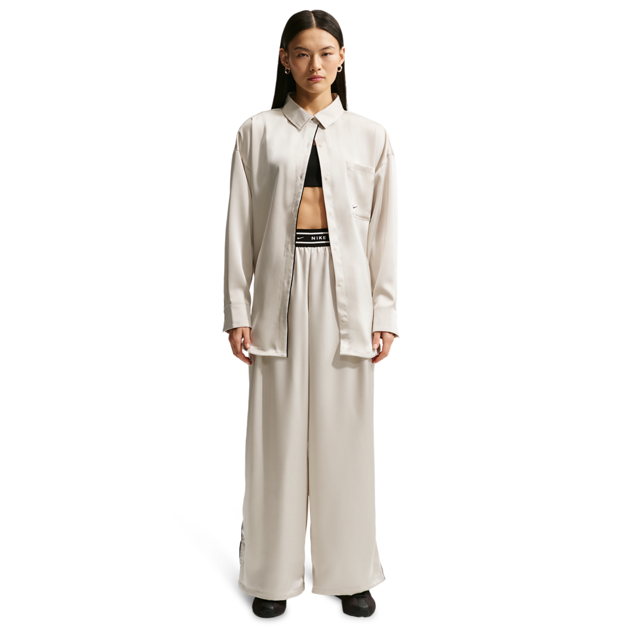 Nike Sportswear Loose Mid-rise Satin Trousers Image 1 sur 5. Appuyez pour ouvrir la galerie de photos.