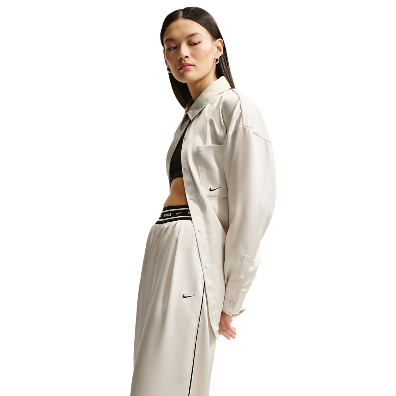 Nike Sportswear Loose Mid-rise Satin Trousers Image 3 sur 5. Appuyez pour ouvrir la galerie de photos.