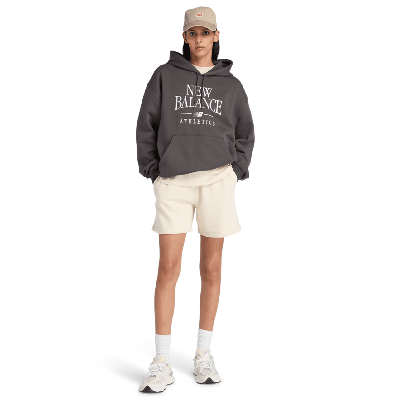 New Balance Trackside Fleece Hoodie Bild 2 von 4. Antippen, um die Fotogalerie zu öffnen.