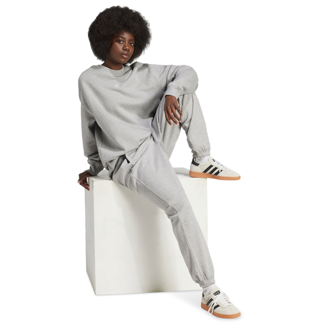 adidas Essentials Fleece Loose Joggers Afbeelding 2 van 4. Tik om de fotogalerij te openen..
