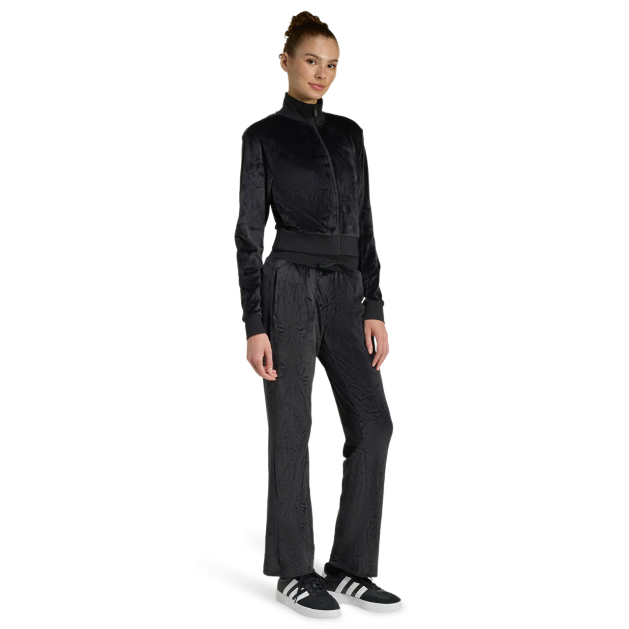 adidas Glam Velvet Tracksuit Bild 1 von 4. Antippen, um die Fotogalerie zu öffnen.
