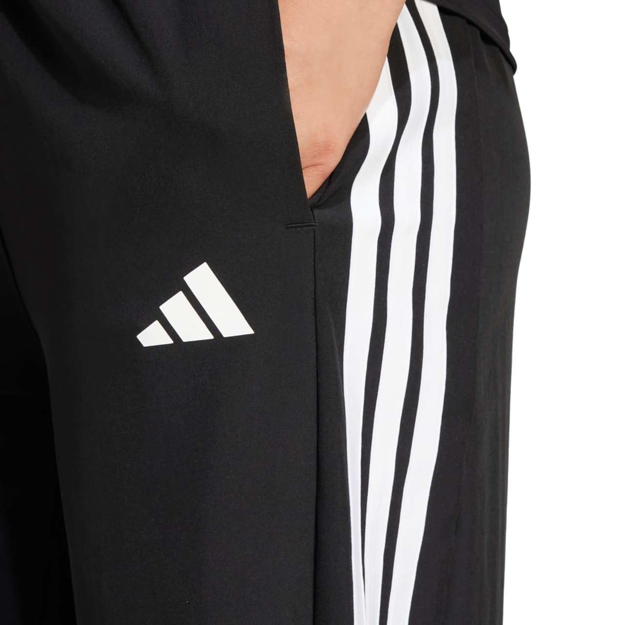 adidas Train Essentials 3-Stripes Woven Joggers Imagen 3 de 4. Toque para abrir la galería de fotos.
