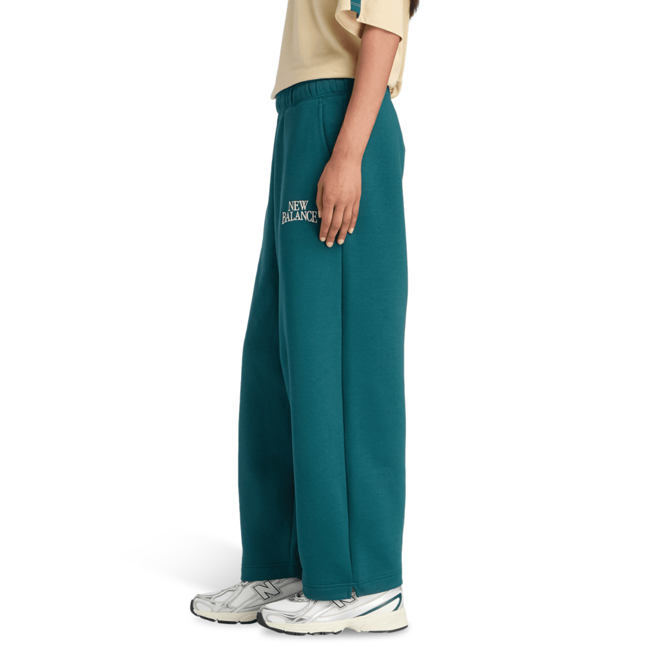 New Balance Trackside Fleece Barrel Pant Image 2 sur 3. Appuyez pour ouvrir la galerie de photos.