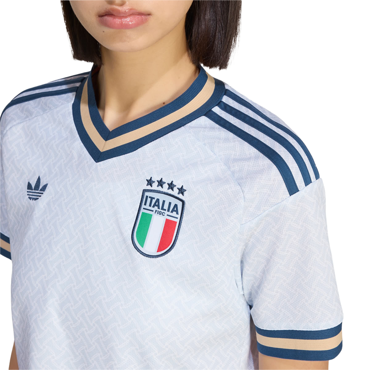 adidas Italy 26 Away Cropped Jersey Immagine 3 di 4. Tocca per aprire la galleria fotografica.