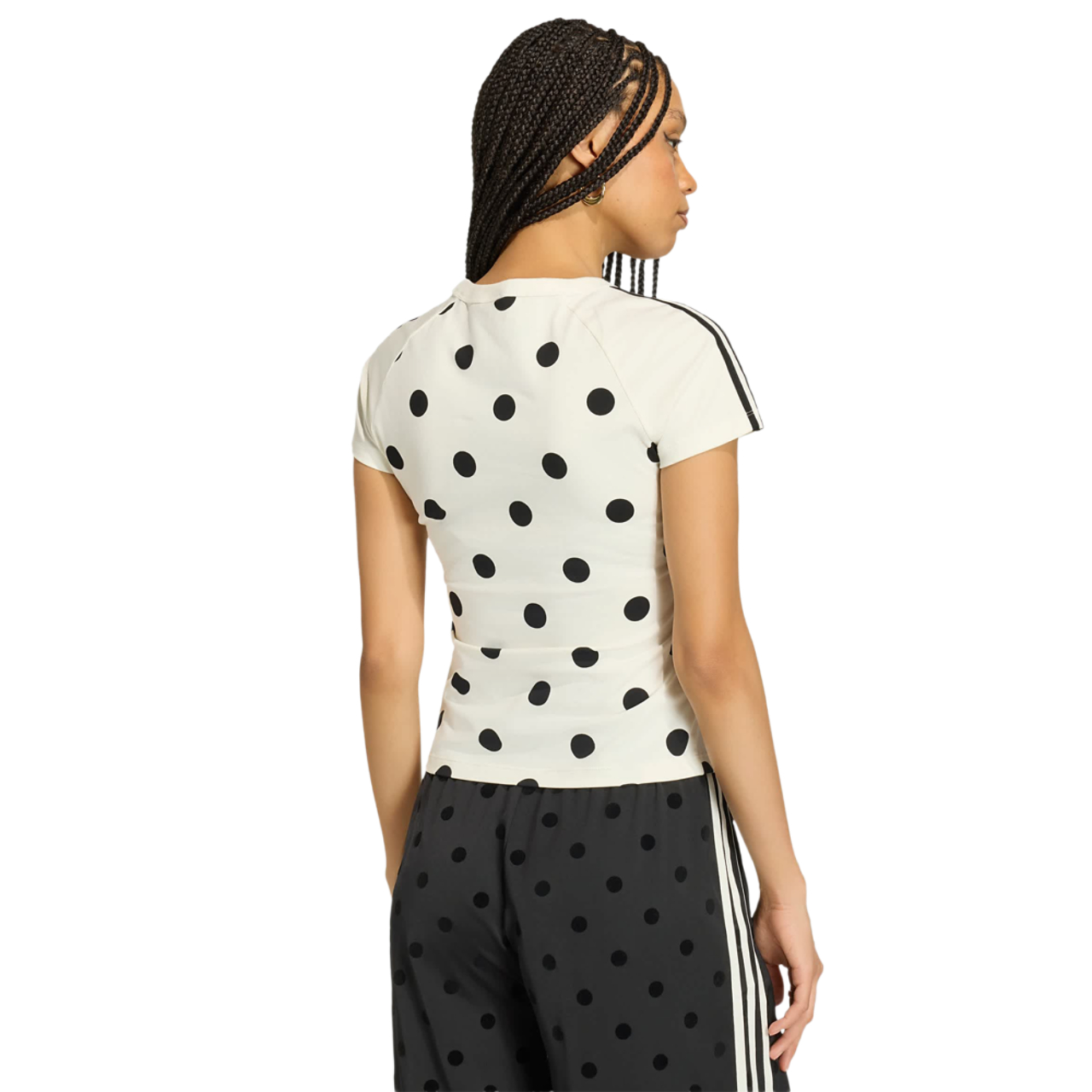 adidas Slim Fit Cali T-shirt Imagen 4 de 4. Toque para abrir la galería de fotos.
