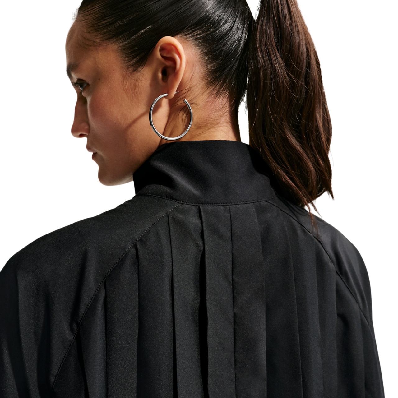 Nike Sportswear Long-sleeve Pleated Mini Dress Image 4 sur 4. Appuyez pour ouvrir la galerie de photos.