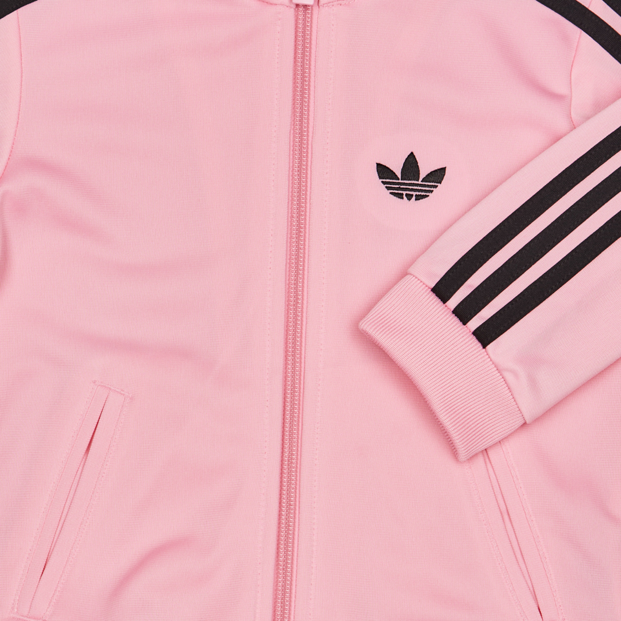 adidas Firebird Bild 3 von 4. Antippen, um die Fotogalerie zu öffnen.