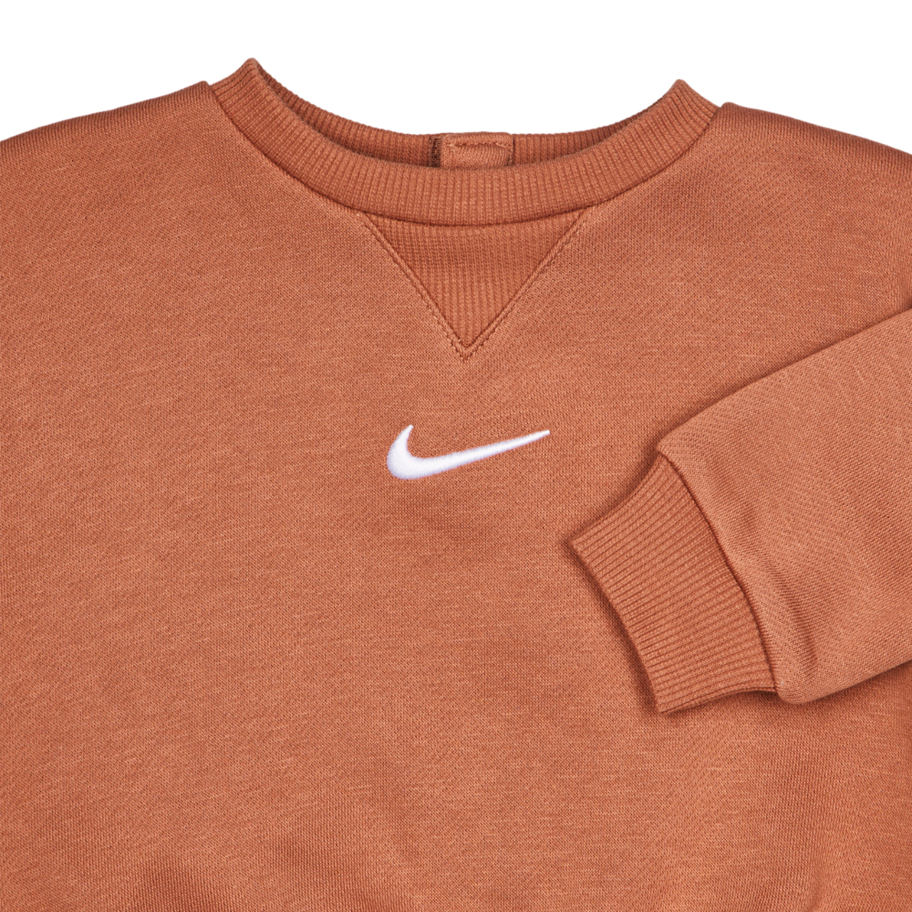 Nike Essential Crew Bild 3 von 4. Antippen, um die Fotogalerie zu öffnen.