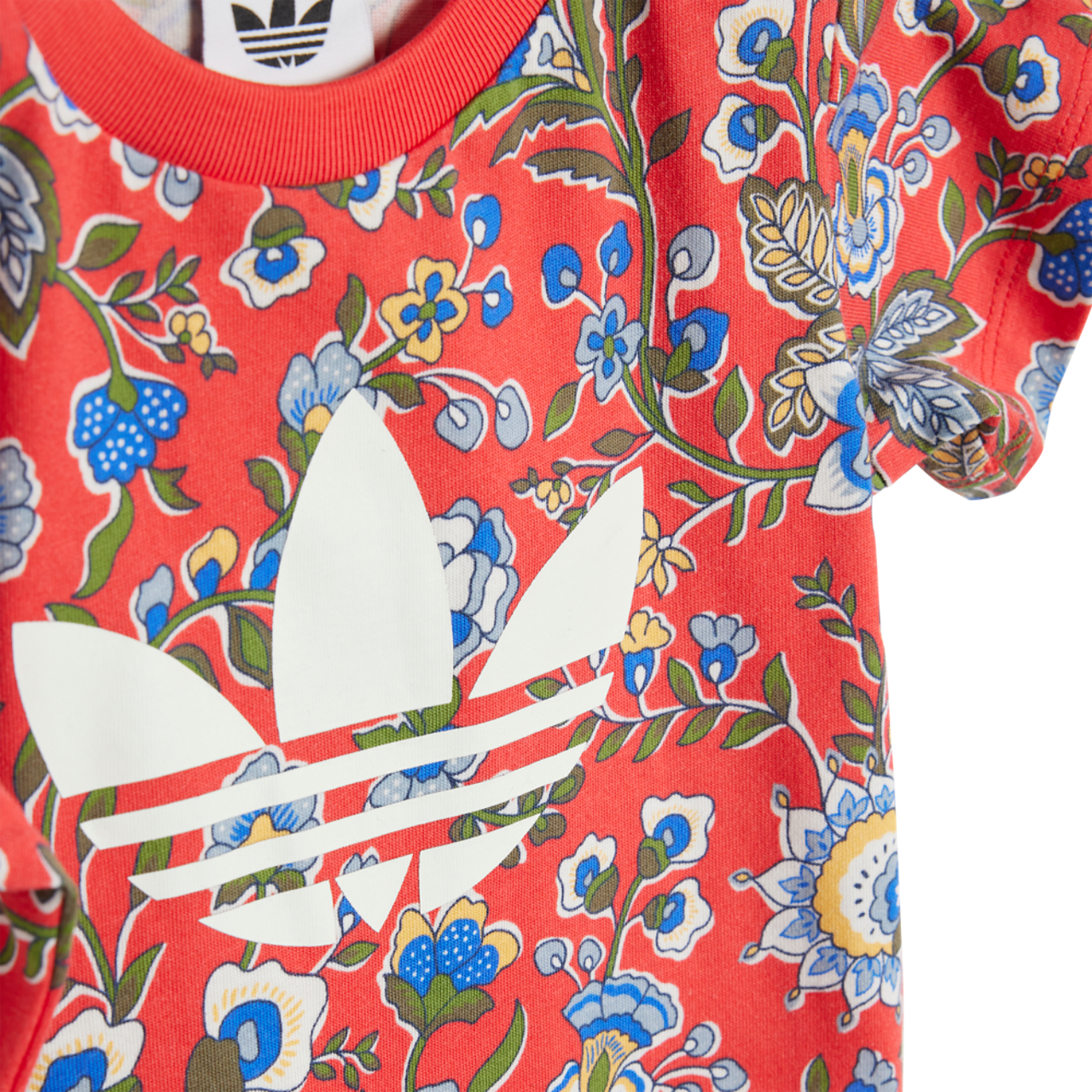adidas Originals X Liberty London Imagen 6 de 6. Toque para abrir la galería de fotos.