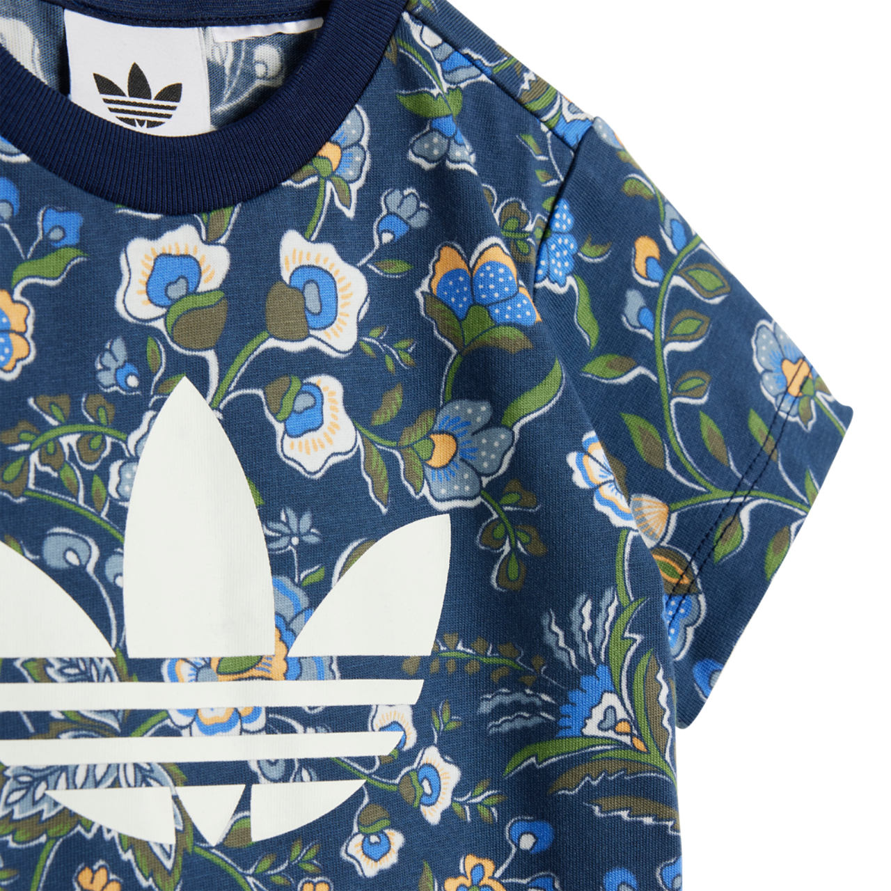 adidas Originals X Liberty London Afbeelding 6 van 6. Tik om de fotogalerij te openen..