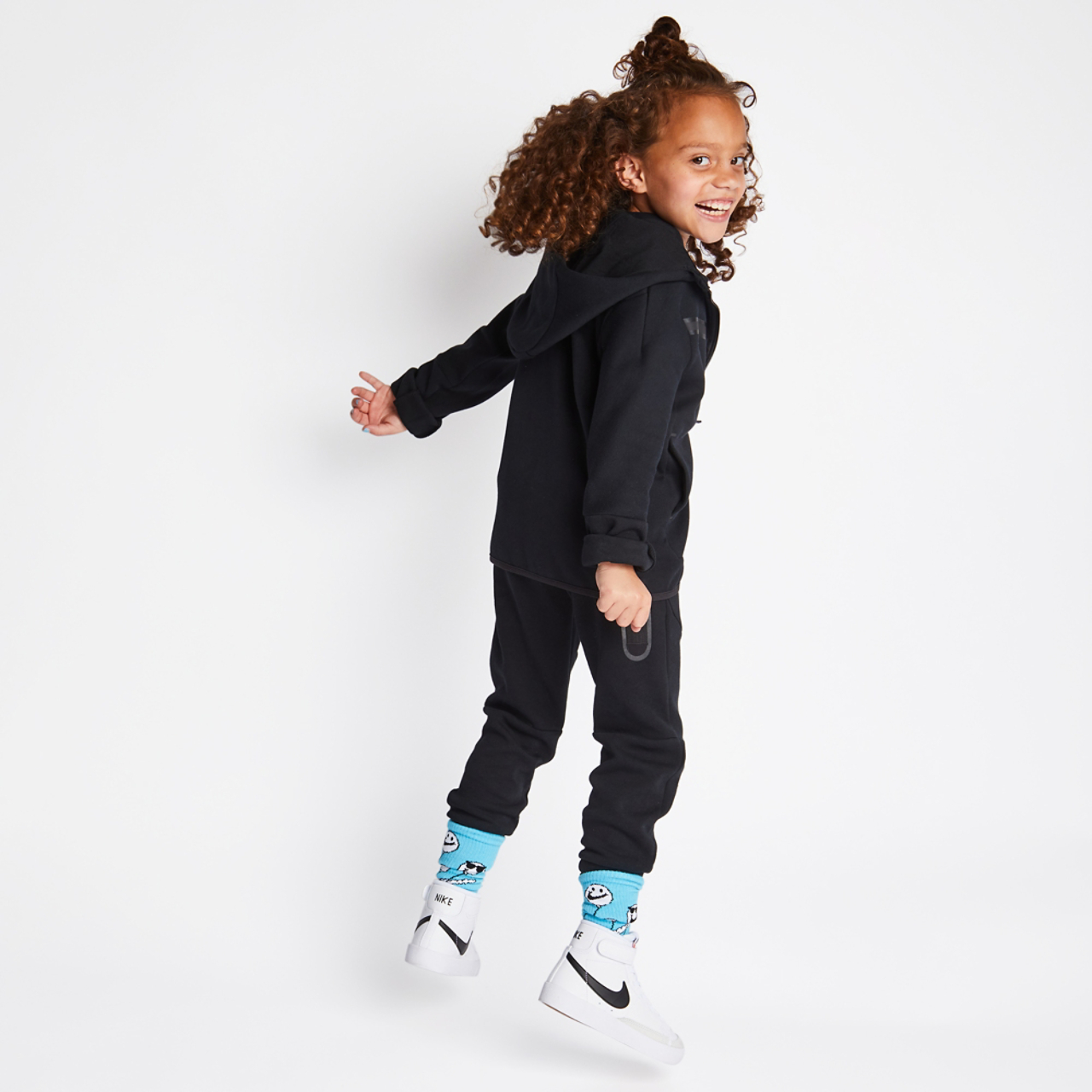 Nike Tech Fleece Image 4 of 7. Tap to open photo gallery.